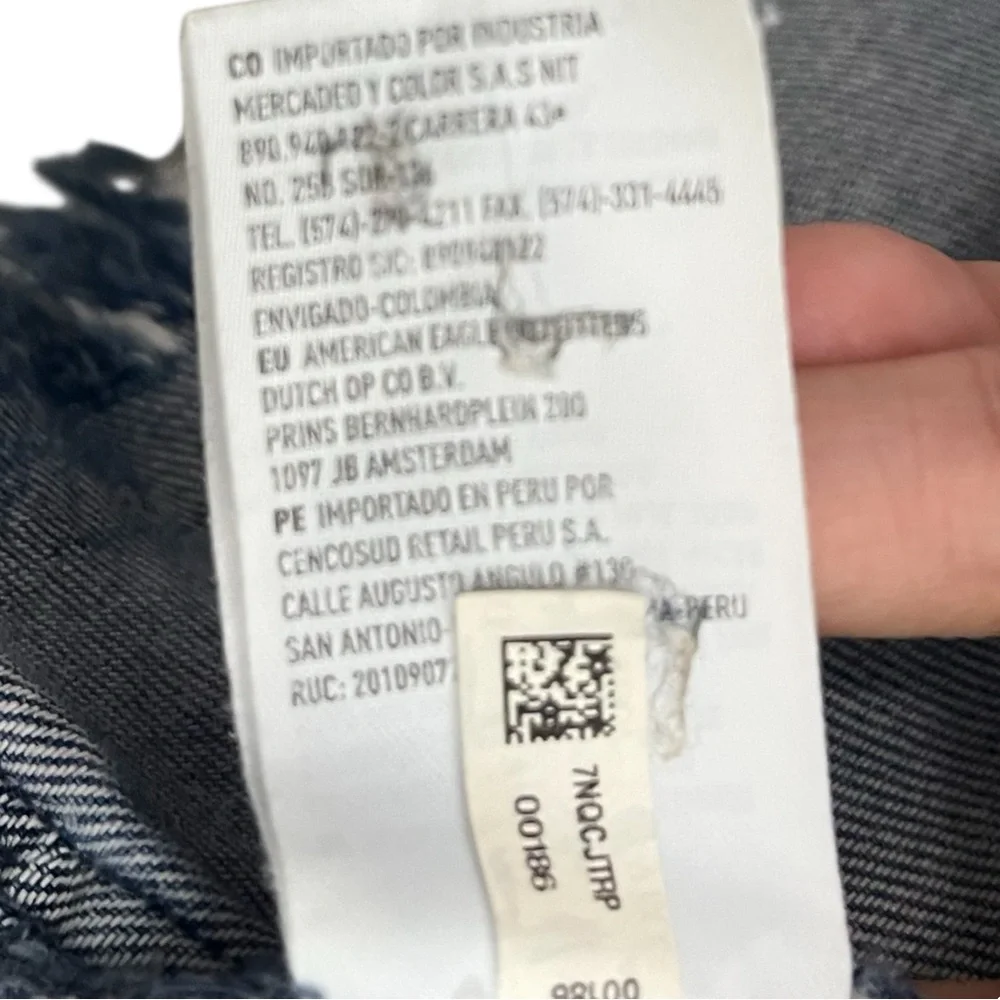 American Eagle Denim Jacket Size Medium Blue Oversized Frayed Graphic Distressed - Picture 9 of 10